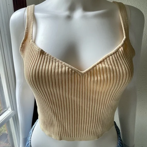 H&M ribbed knit cropped tank - Picture 3 of 9